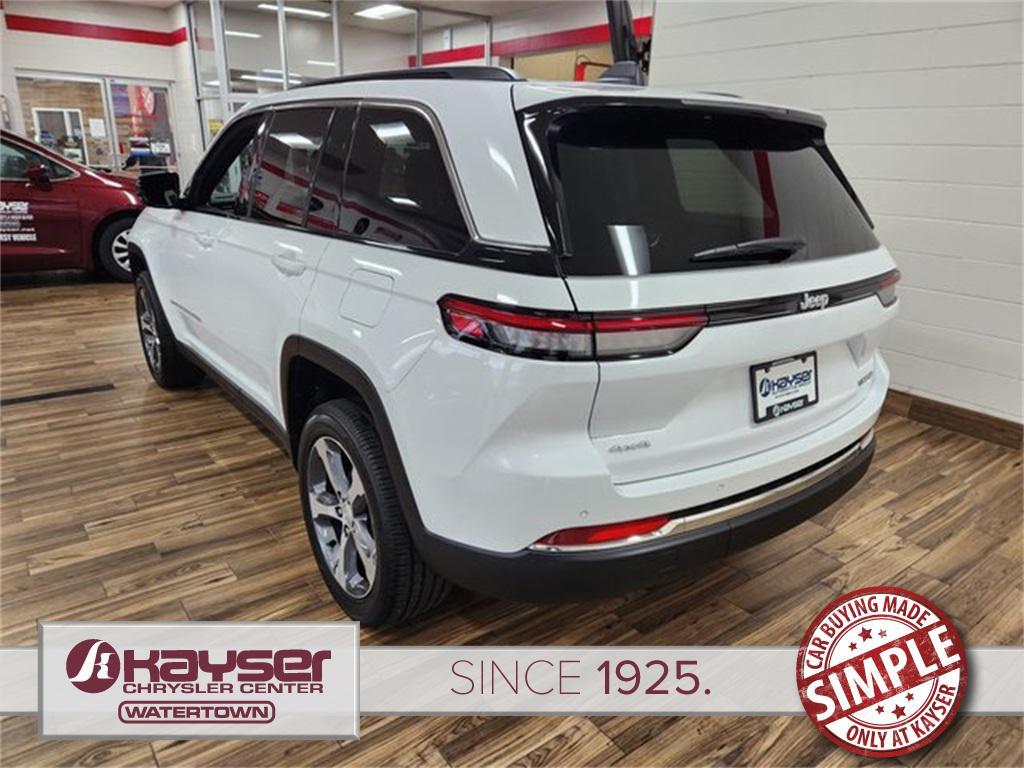 new 2025 Jeep Grand Cherokee car, priced at $44,795
