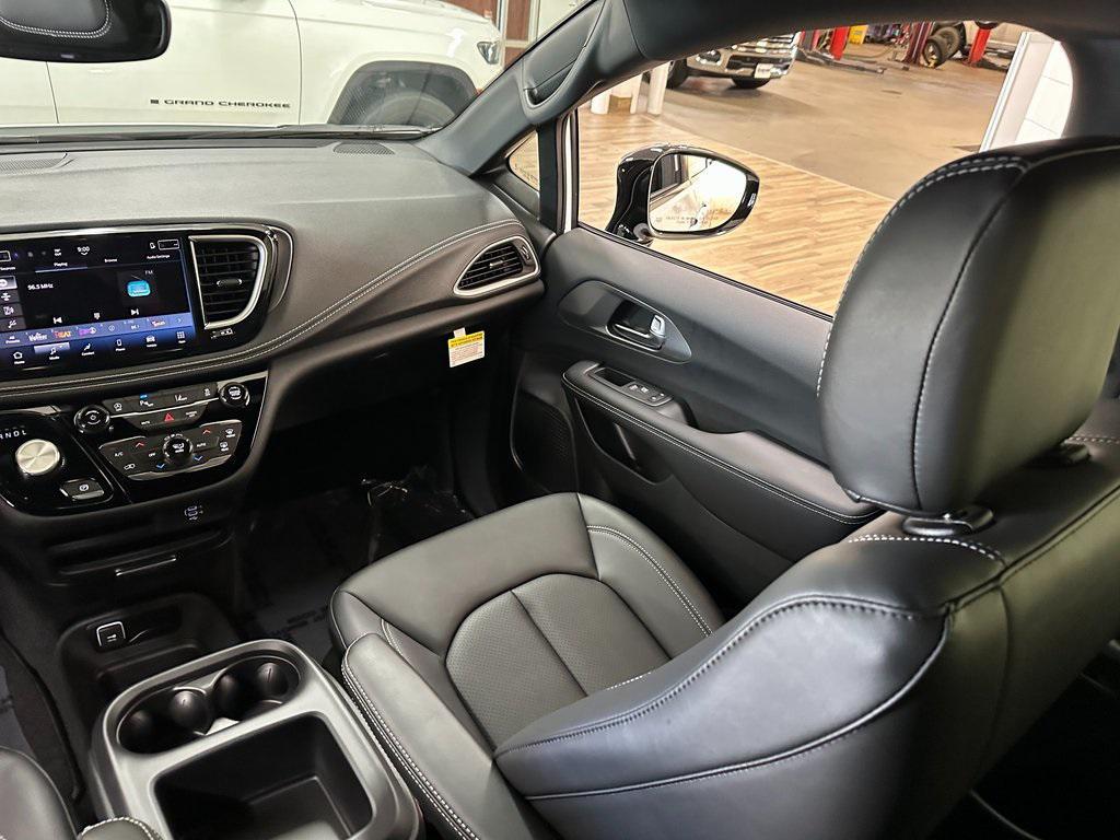 new 2026 Chrysler Pacifica car, priced at $39,999