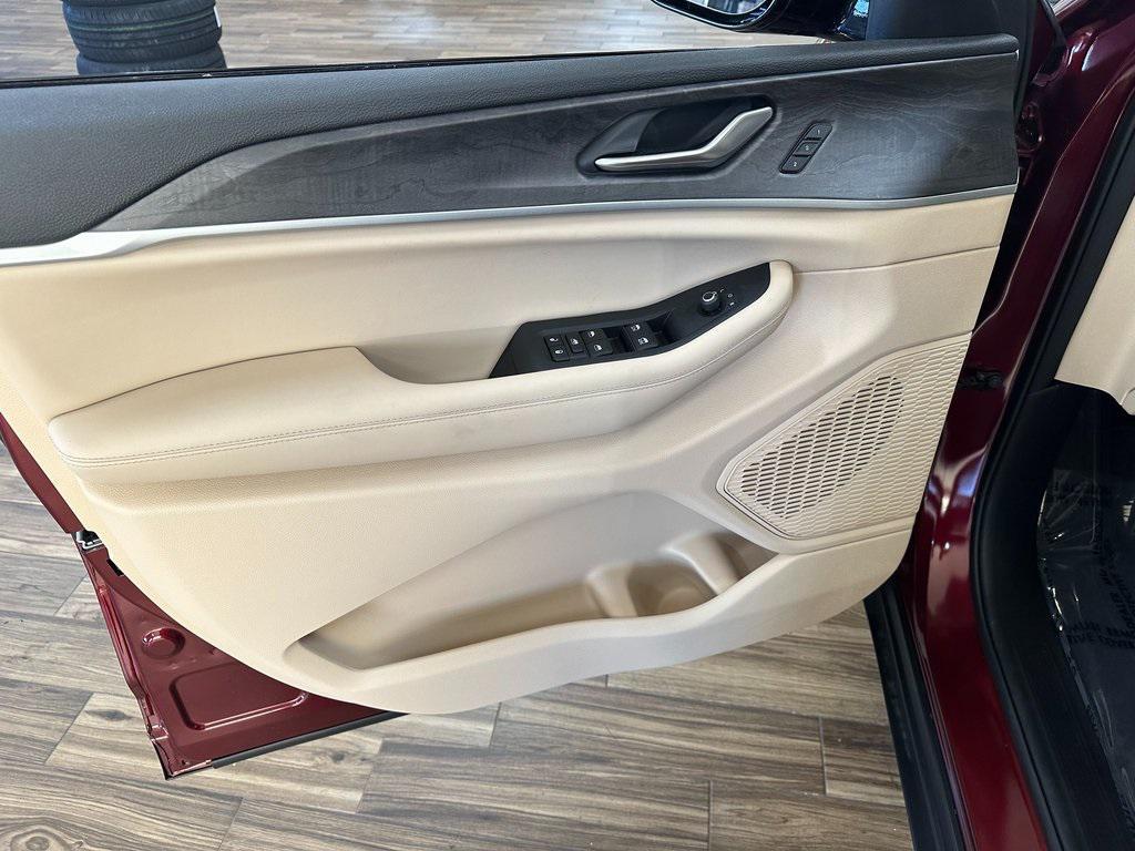 new 2025 Jeep Grand Cherokee car, priced at $48,291