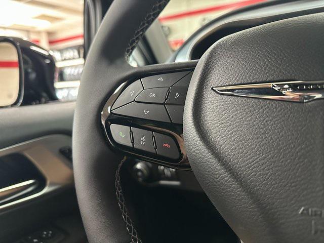 new 2025 Chrysler Pacifica car, priced at $51,386