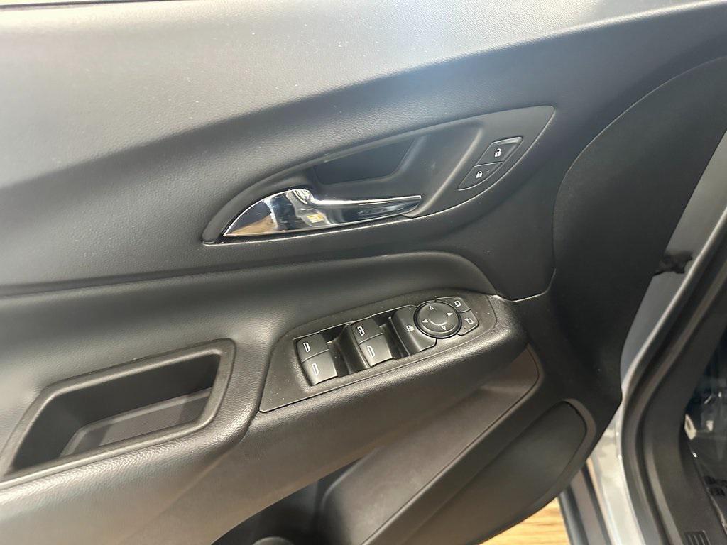 used 2023 Chevrolet Equinox car, priced at $19,214