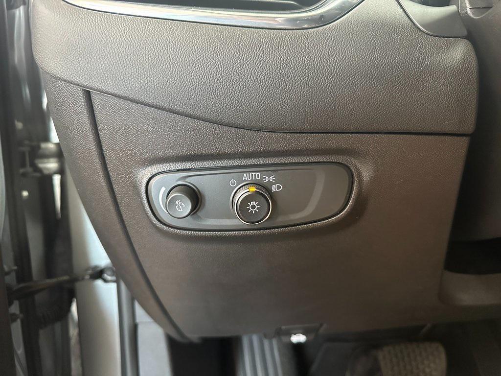 used 2023 Chevrolet Equinox car, priced at $19,214