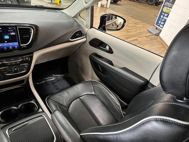 used 2023 Chrysler Pacifica Hybrid car, priced at $30,076