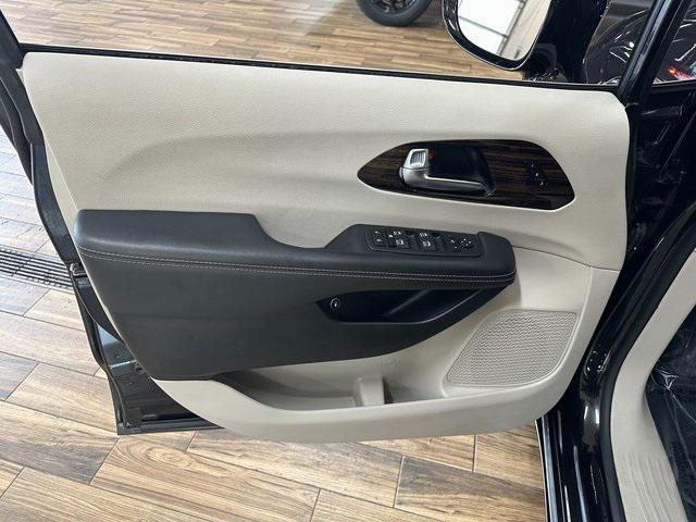 used 2023 Chrysler Pacifica Hybrid car, priced at $30,076