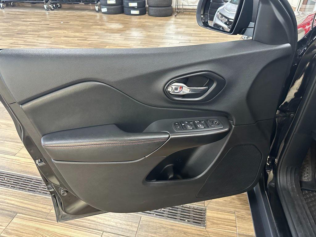 used 2021 Jeep Cherokee car, priced at $22,229