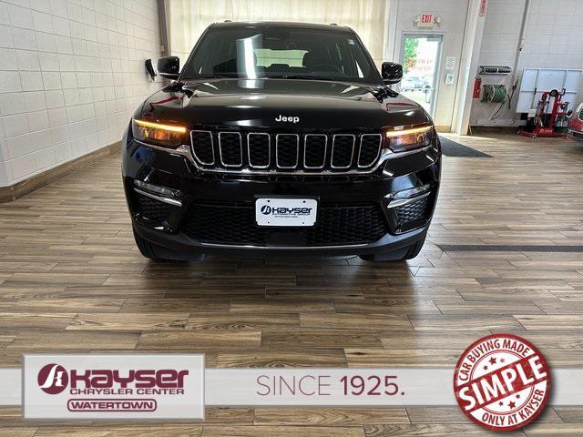 new 2025 Jeep Grand Cherokee car, priced at $49,560