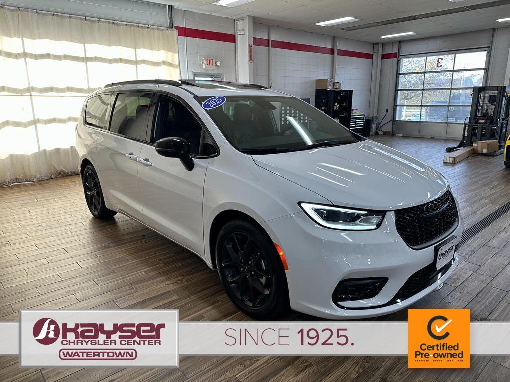 used 2025 Chrysler Pacifica car, priced at $39,518