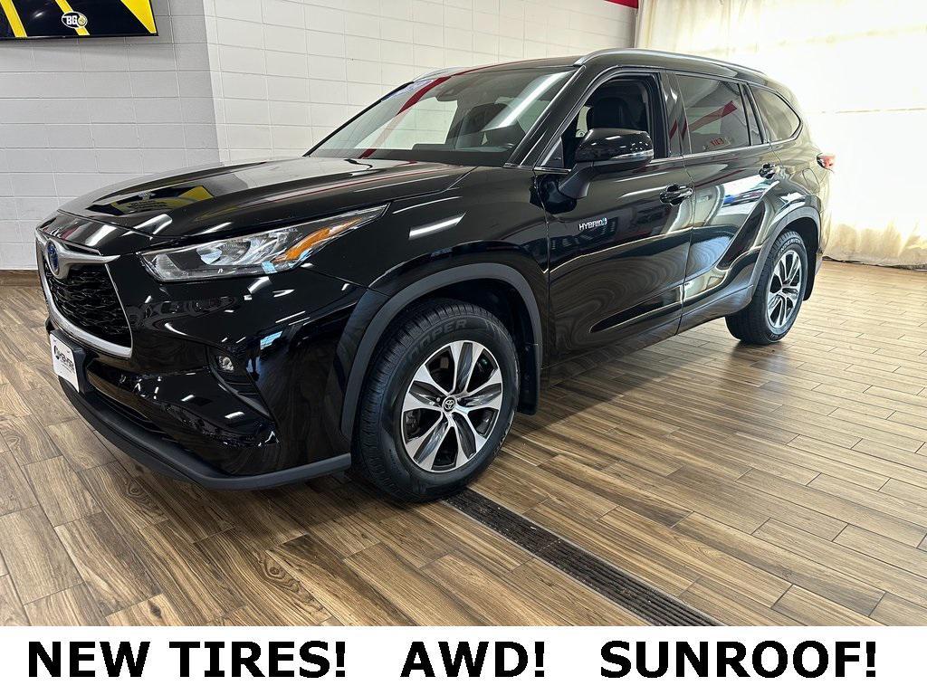 used 2020 Toyota Highlander Hybrid car, priced at $30,661