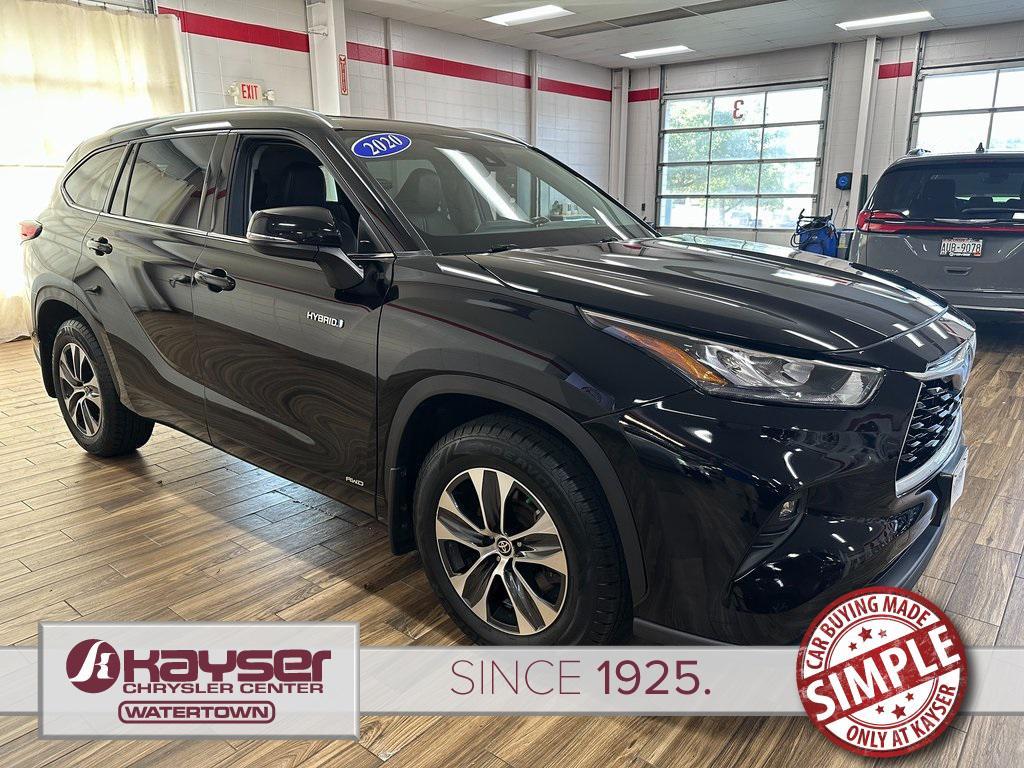 used 2020 Toyota Highlander Hybrid car, priced at $30,661