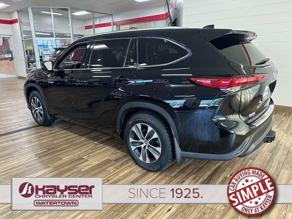 used 2020 Toyota Highlander Hybrid car, priced at $30,661
