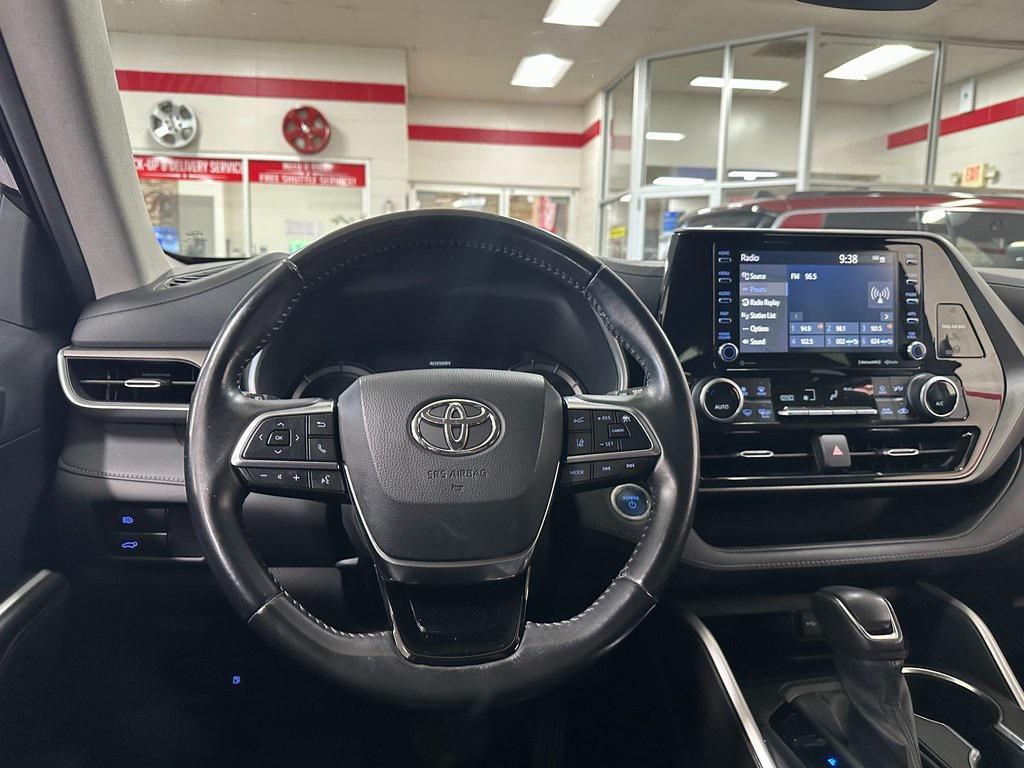 used 2020 Toyota Highlander Hybrid car, priced at $30,661