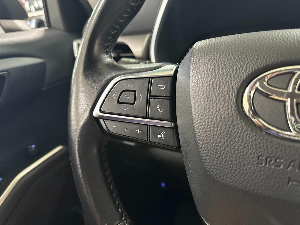 used 2020 Toyota Highlander Hybrid car, priced at $30,661