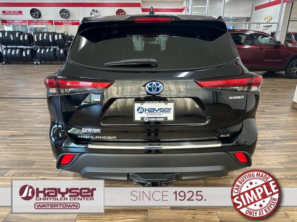 used 2020 Toyota Highlander Hybrid car, priced at $30,661