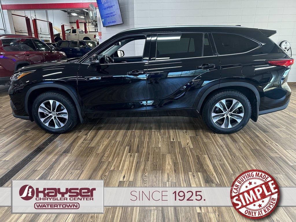 used 2020 Toyota Highlander Hybrid car, priced at $30,661