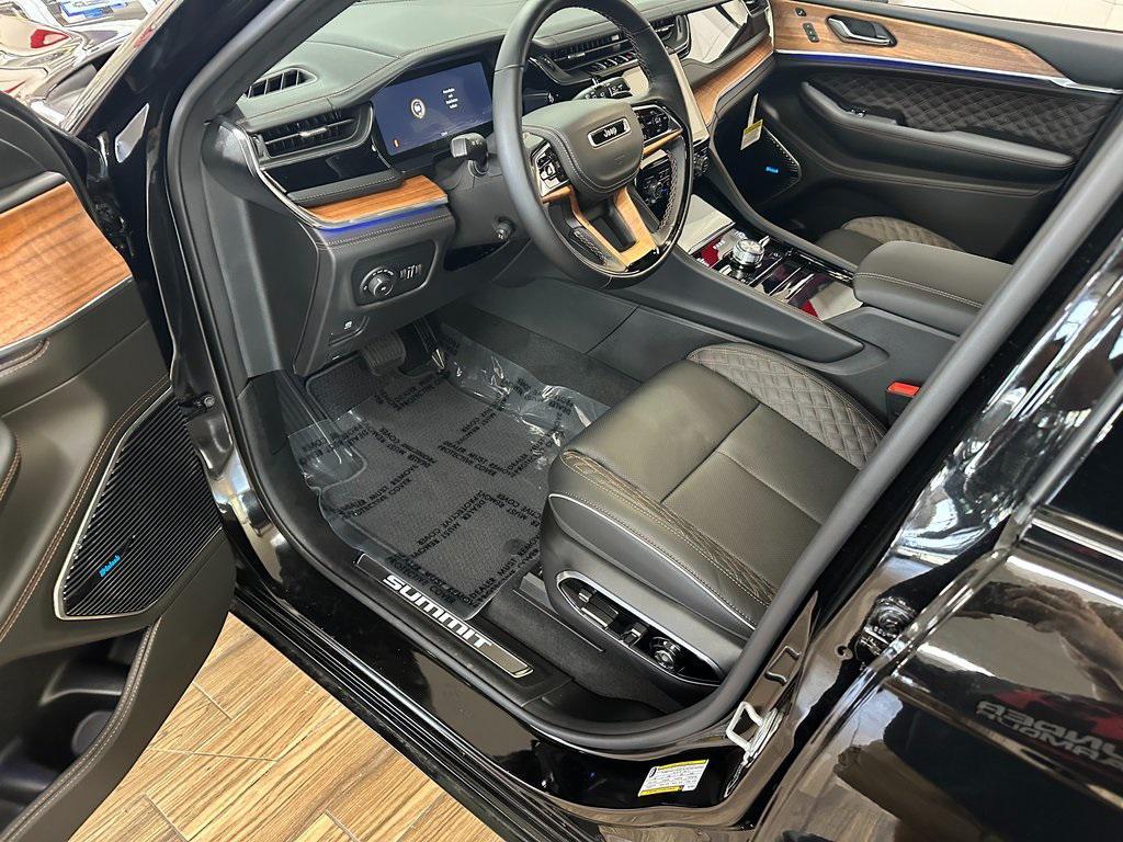 new 2025 Jeep Grand Cherokee car, priced at $61,649