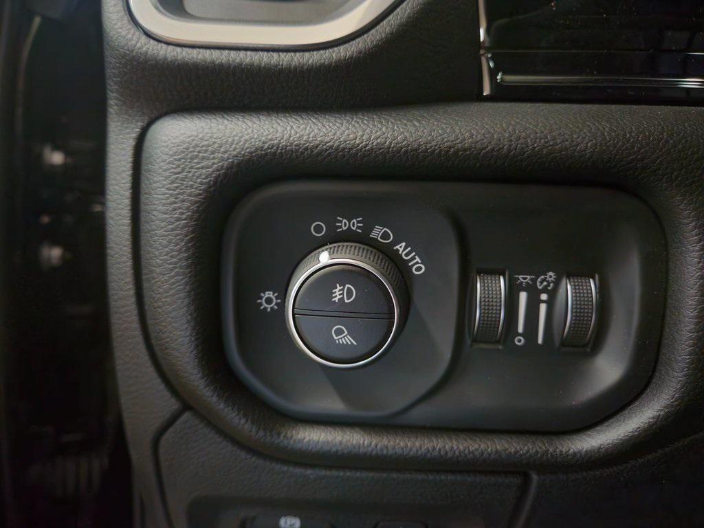 new 2025 Ram 1500 car, priced at $61,595