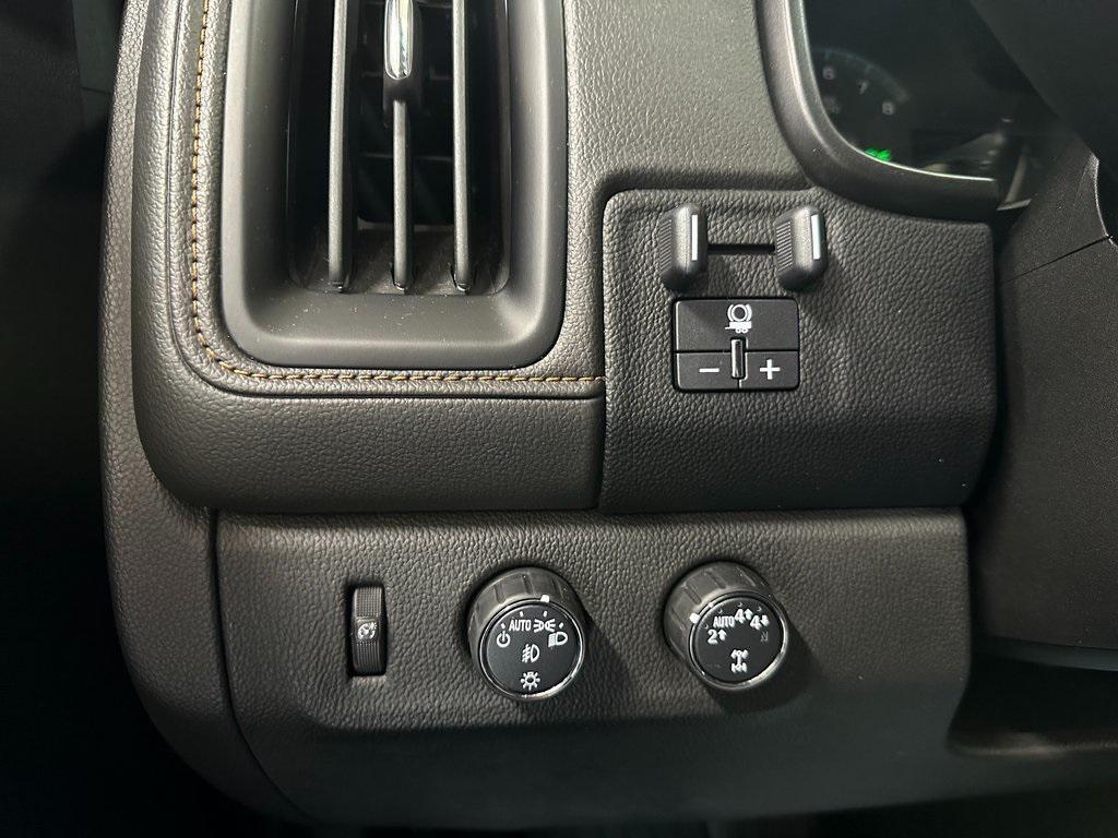 used 2021 GMC Canyon car, priced at $27,993