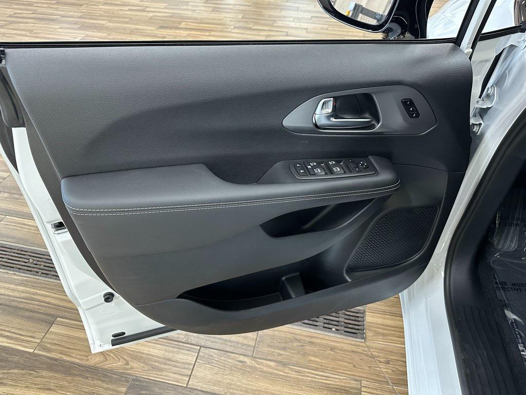 new 2026 Chrysler Pacifica car, priced at $42,985