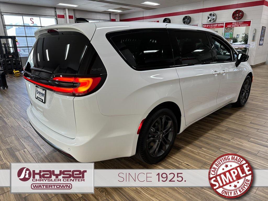 new 2026 Chrysler Pacifica car, priced at $42,985