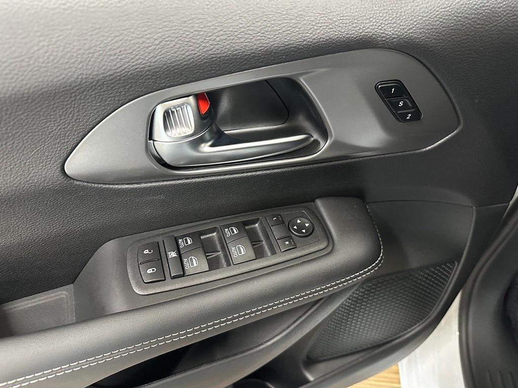 new 2026 Chrysler Pacifica car, priced at $42,985