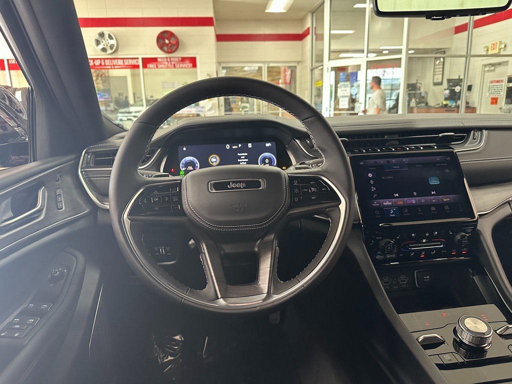 new 2025 Jeep Grand Cherokee car, priced at $57,790