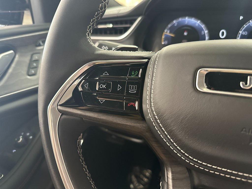new 2025 Jeep Grand Cherokee car, priced at $57,790
