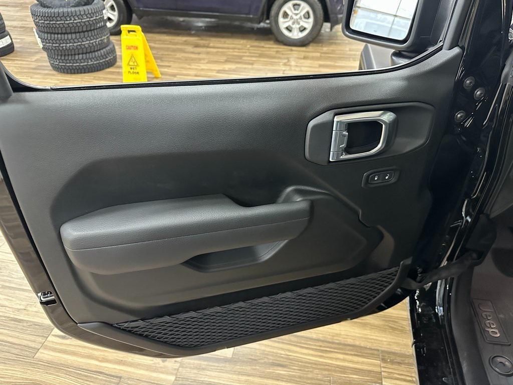 new 2026 Jeep Wrangler car, priced at $41,985