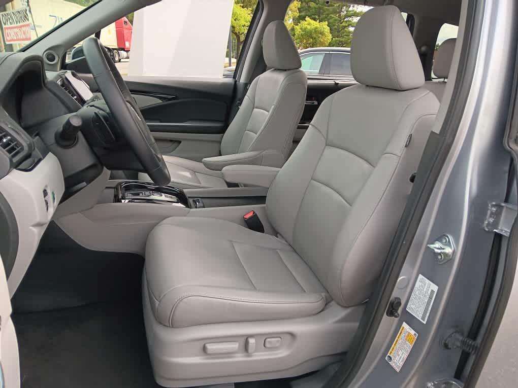 used 2022 Honda Pilot car, priced at $33,995