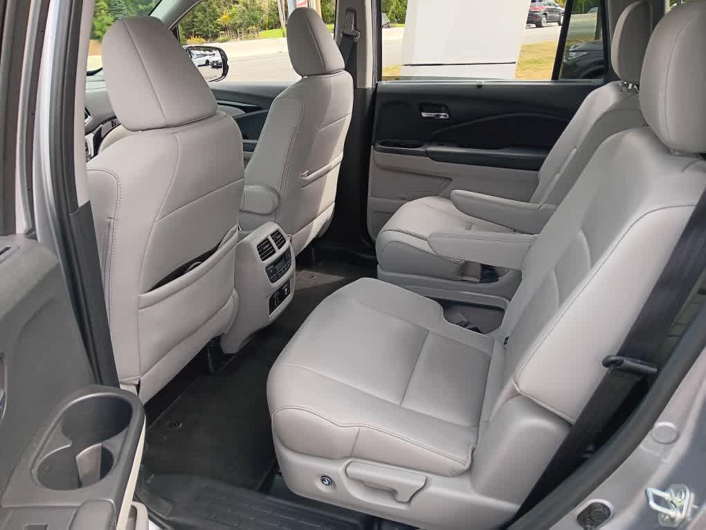 used 2022 Honda Pilot car, priced at $33,995