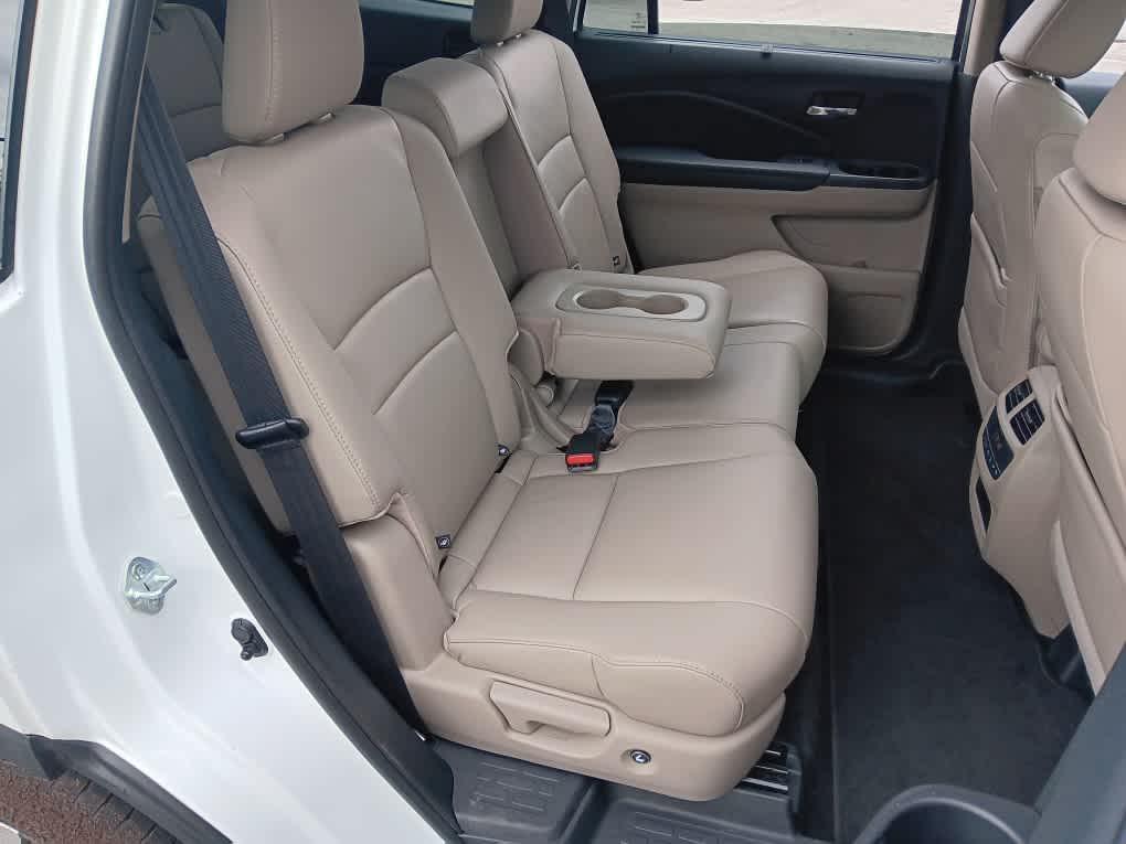 used 2022 Honda Pilot car, priced at $28,495