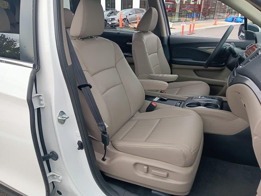 used 2022 Honda Pilot car, priced at $28,495
