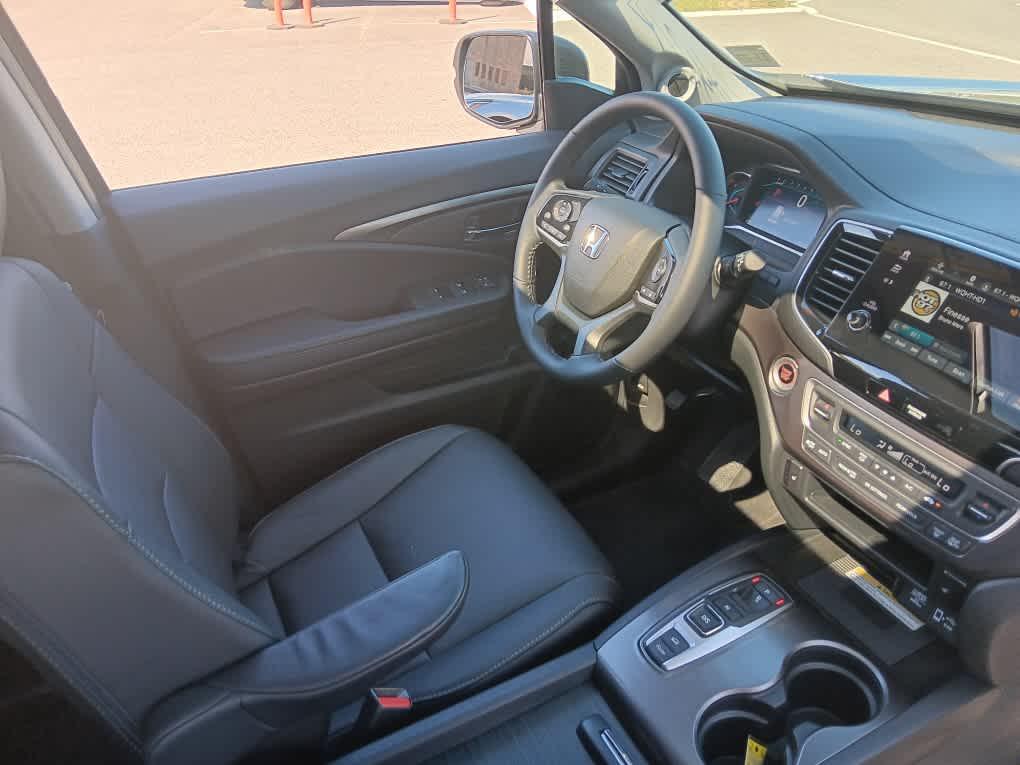 used 2022 Honda Pilot car, priced at $32,995