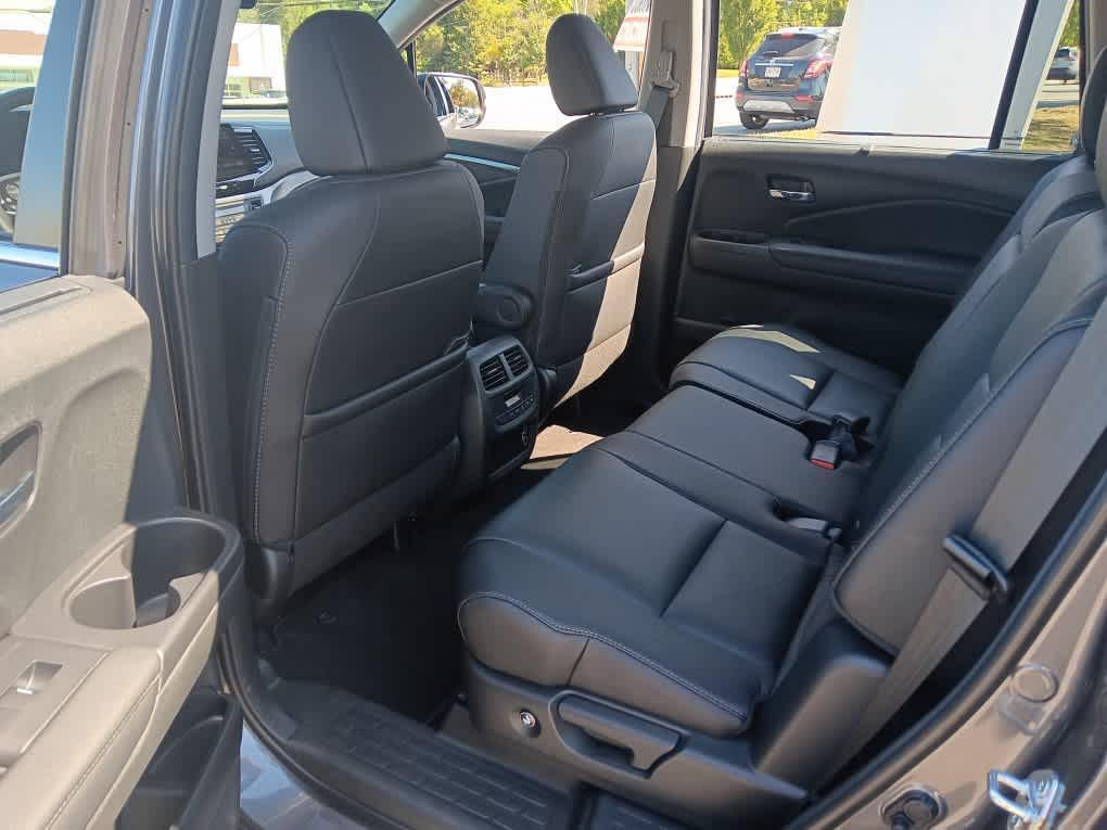 used 2022 Honda Pilot car, priced at $32,995