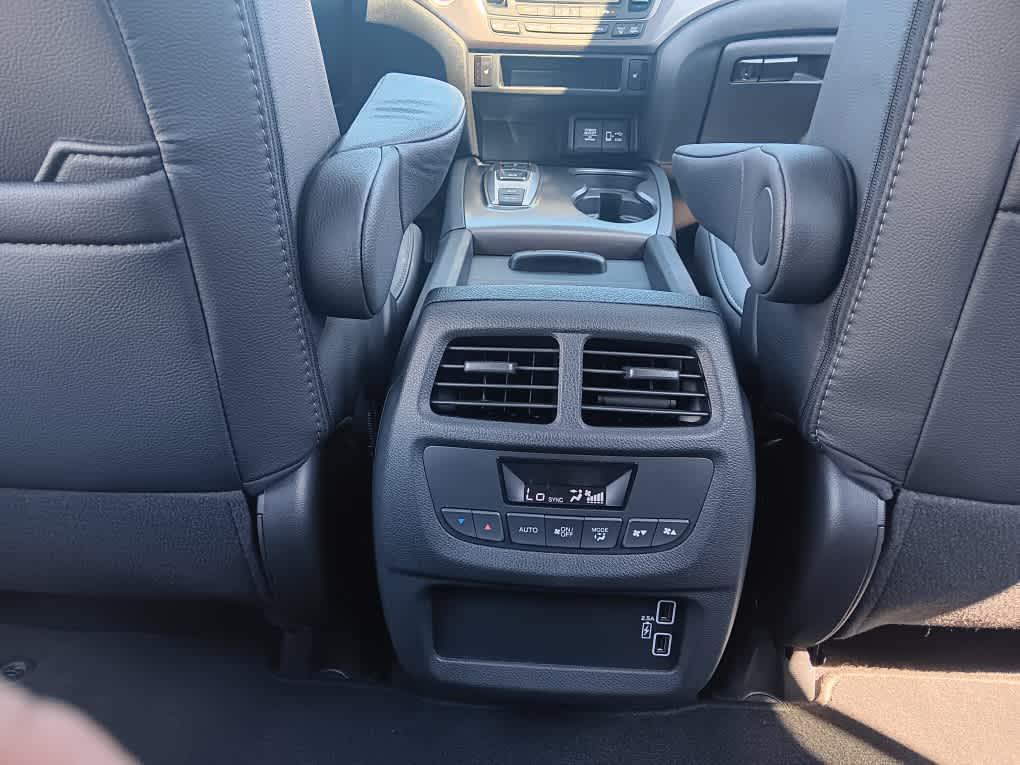 used 2022 Honda Pilot car, priced at $32,995