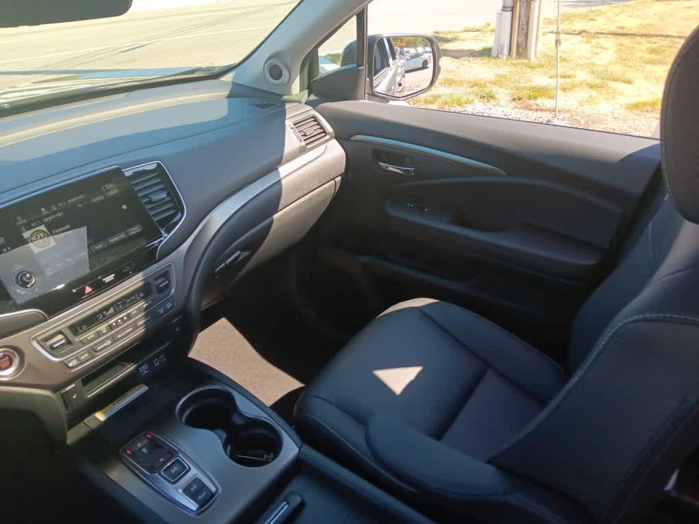 used 2022 Honda Pilot car, priced at $32,995