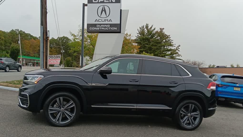 used 2022 Volkswagen Atlas Cross Sport car, priced at $28,995