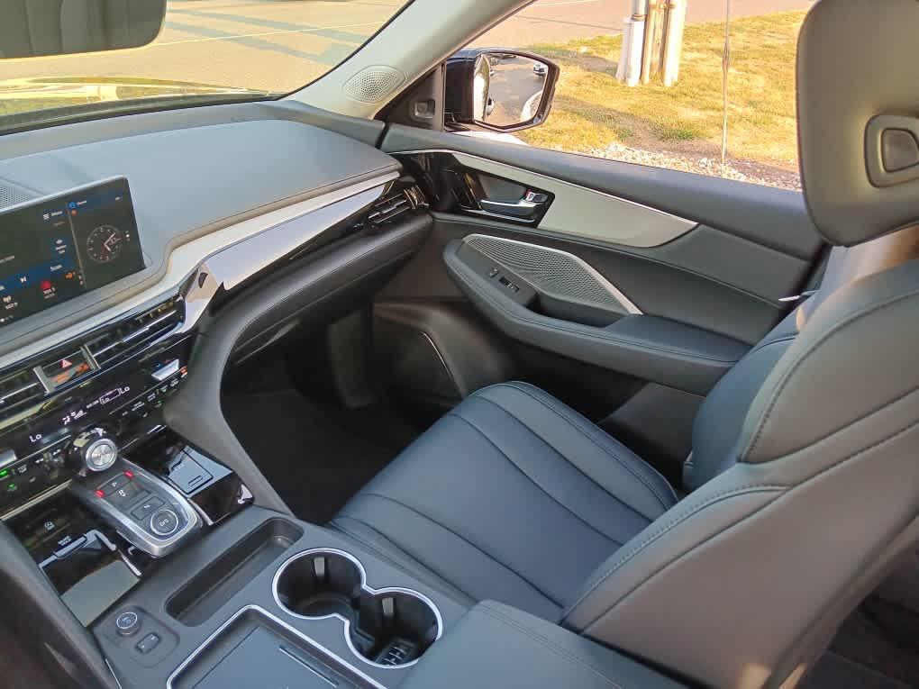 used 2025 Acura MDX car, priced at $46,995