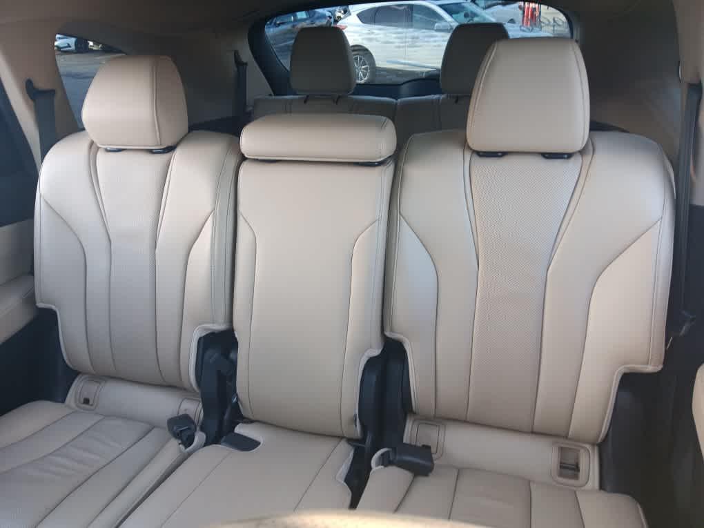 used 2023 Acura MDX car, priced at $37,595