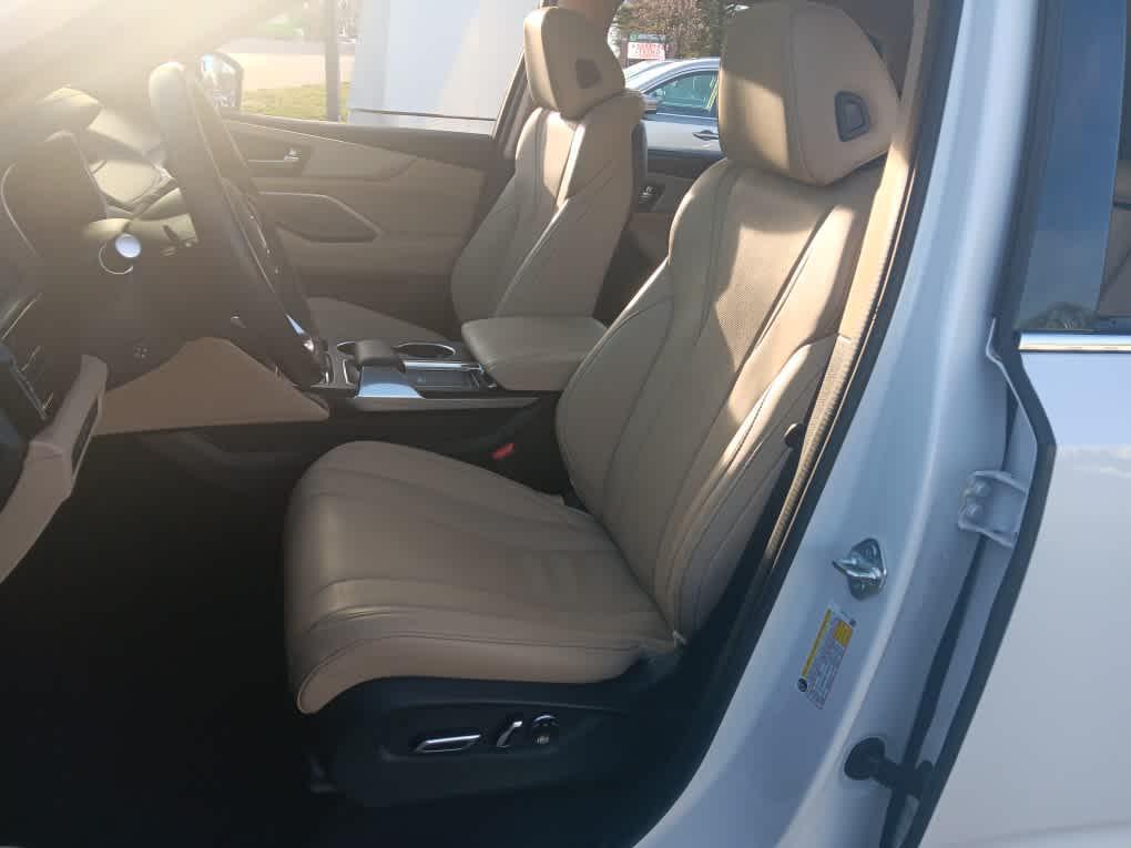 used 2023 Acura MDX car, priced at $37,595