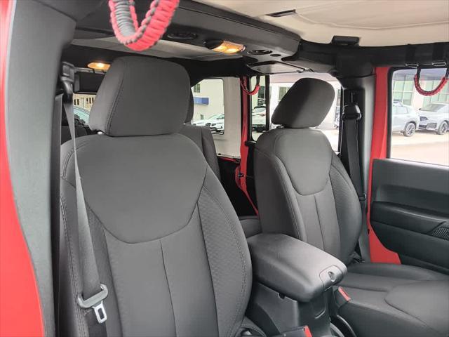 used 2015 Jeep Wrangler Unlimited car, priced at $16,495