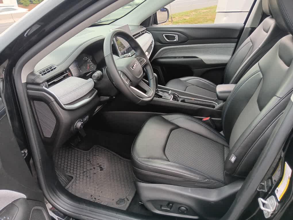 used 2022 Jeep Compass car, priced at $18,995