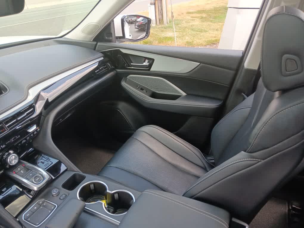 used 2023 Acura MDX car, priced at $37,995