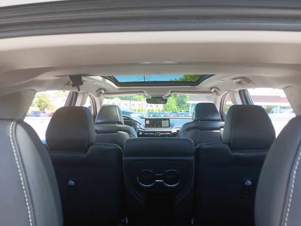 used 2023 Acura MDX car, priced at $38,594