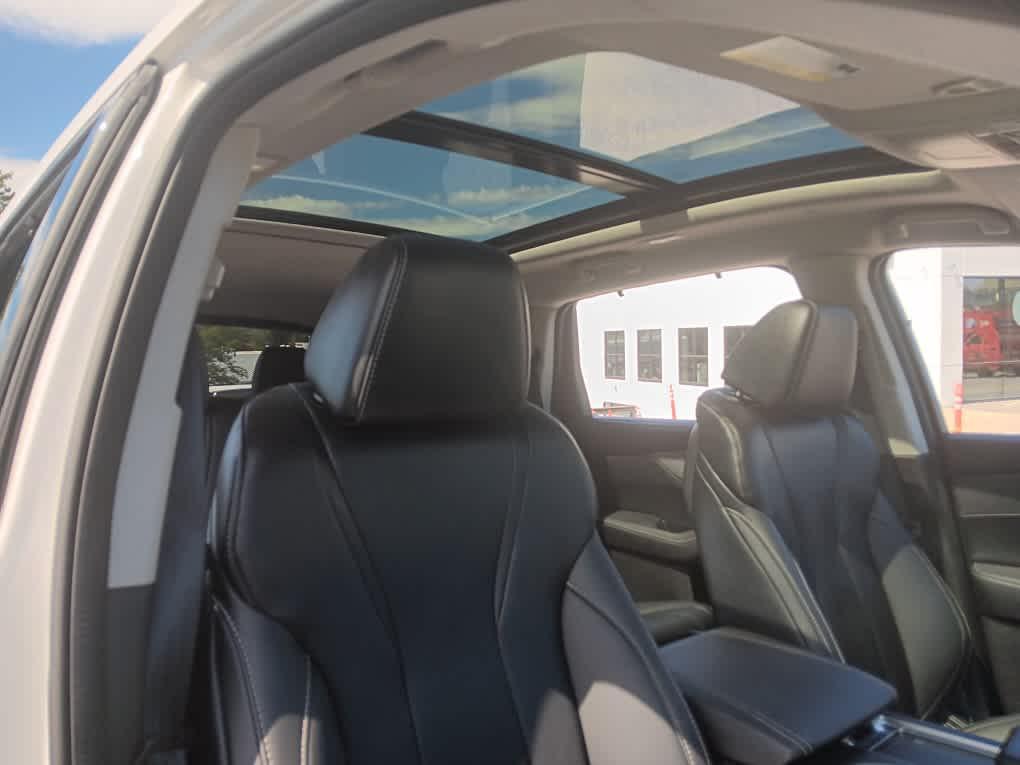 used 2023 Acura MDX car, priced at $38,594