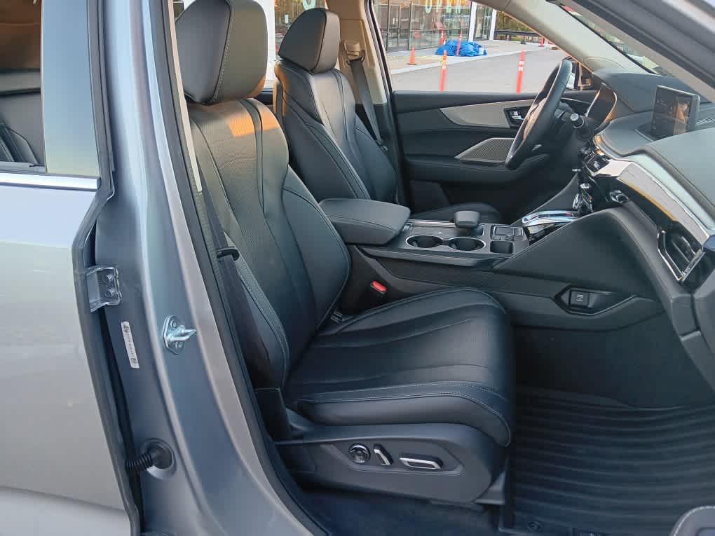 used 2023 Acura MDX car, priced at $42,995