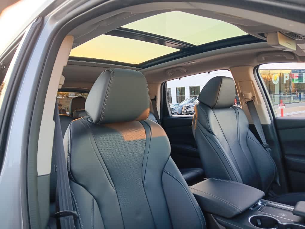 used 2023 Acura MDX car, priced at $42,995