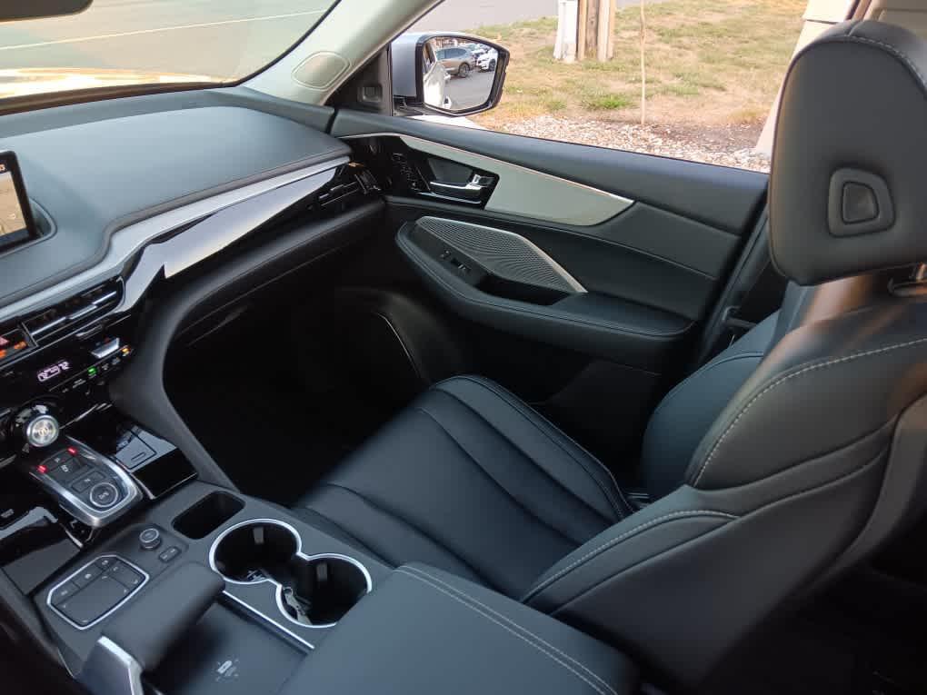 used 2023 Acura MDX car, priced at $42,995