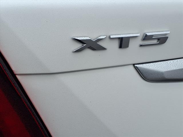 used 2022 Cadillac XT5 car, priced at $38,995