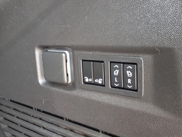used 2022 GMC Yukon car, priced at $61,995