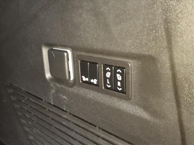 used 2022 GMC Yukon XL car, priced at $64,995